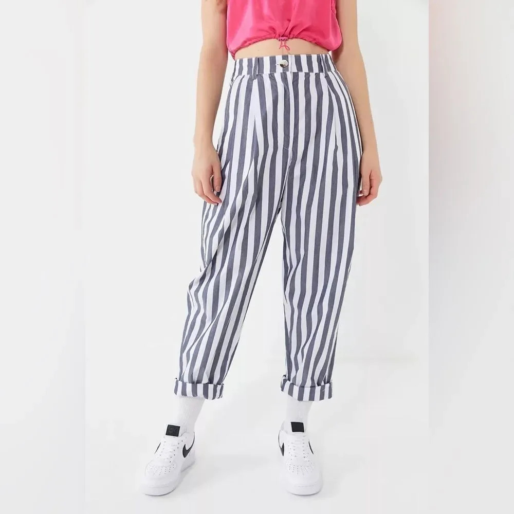 URBAN OUTFITTERS | Percy Pleated High-Rise Tapered Pant | 2